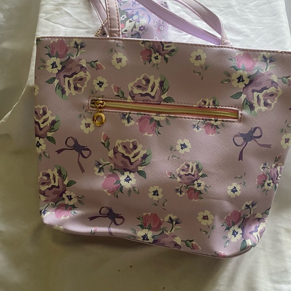 Kuromi Floral Purple Tote Bag with Pouch - Picture 4 of 7